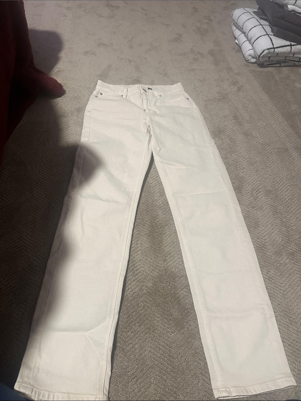 American Eagle Outfitters Women’s White Straight-Leg Jeans